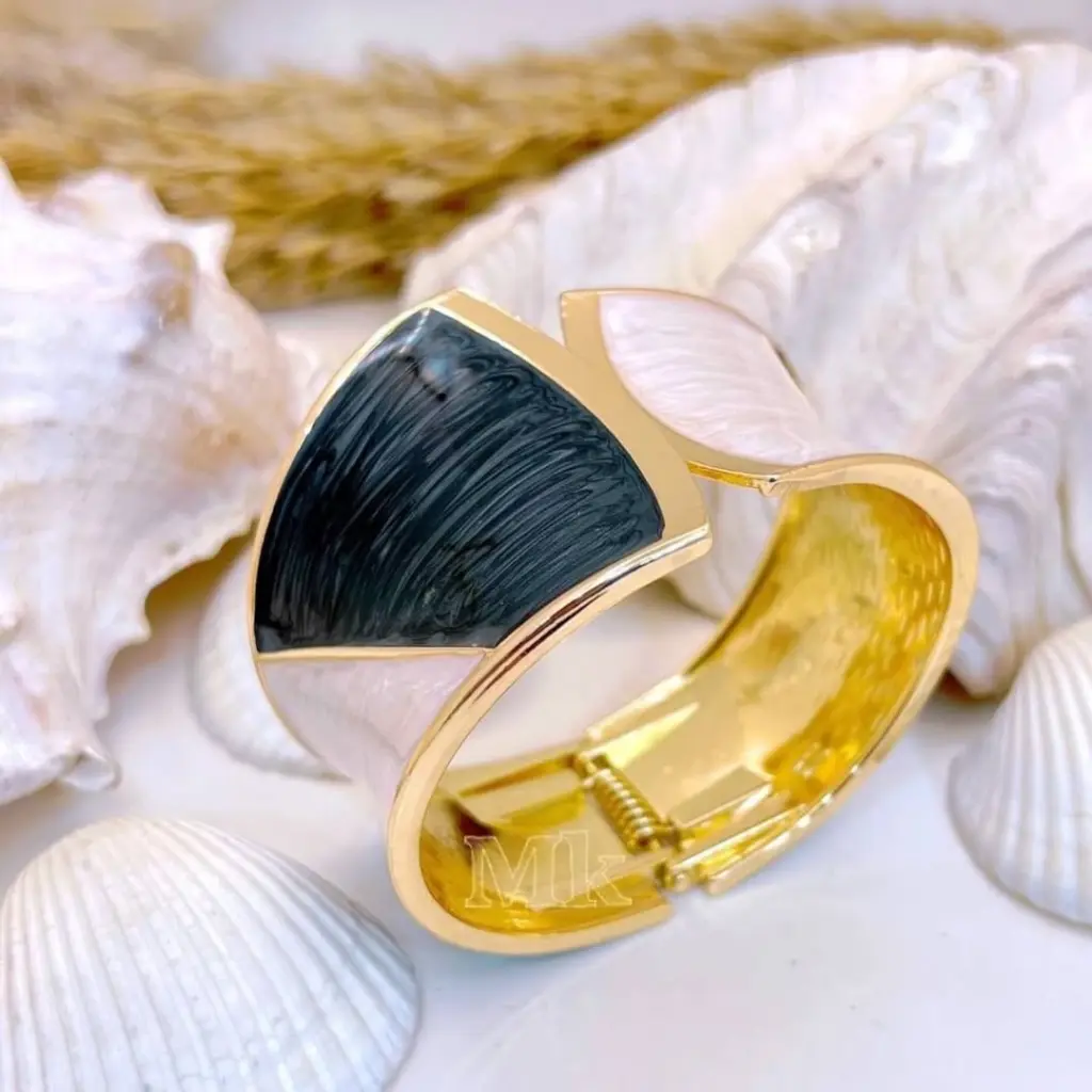 Anti Tarnish Kada Bracelet Black & White