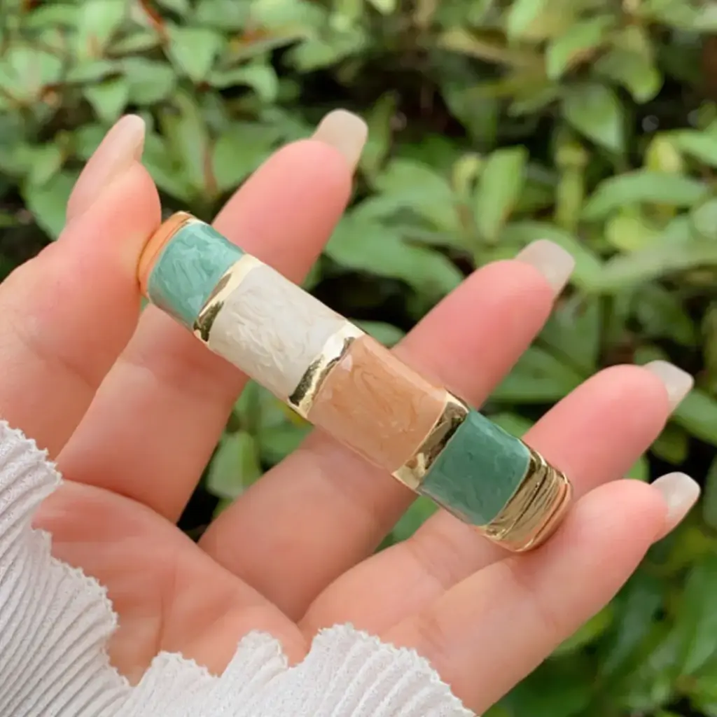 Anti-Tarnish Neutral Enamel Ombre Kada