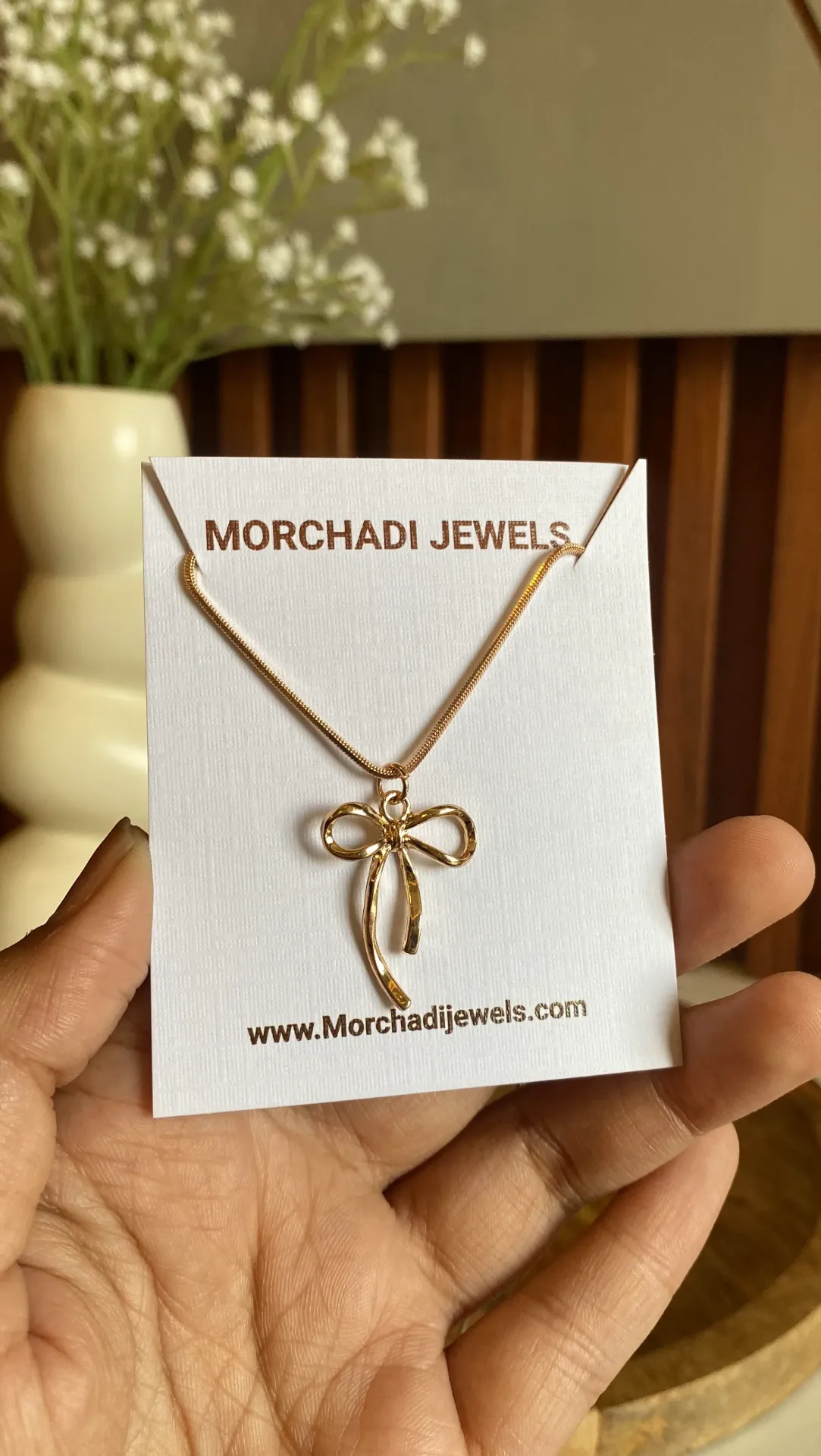 Elegant Gold Snake Chain Bow Necklace