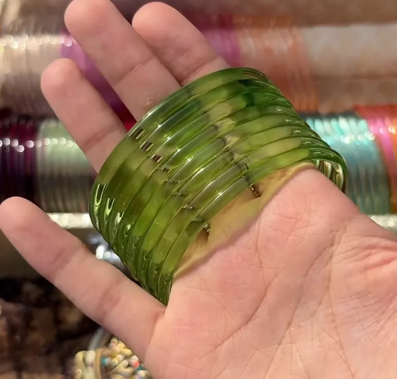 Set of 8 Viral Jelly Bangle (Pistachio Tint)