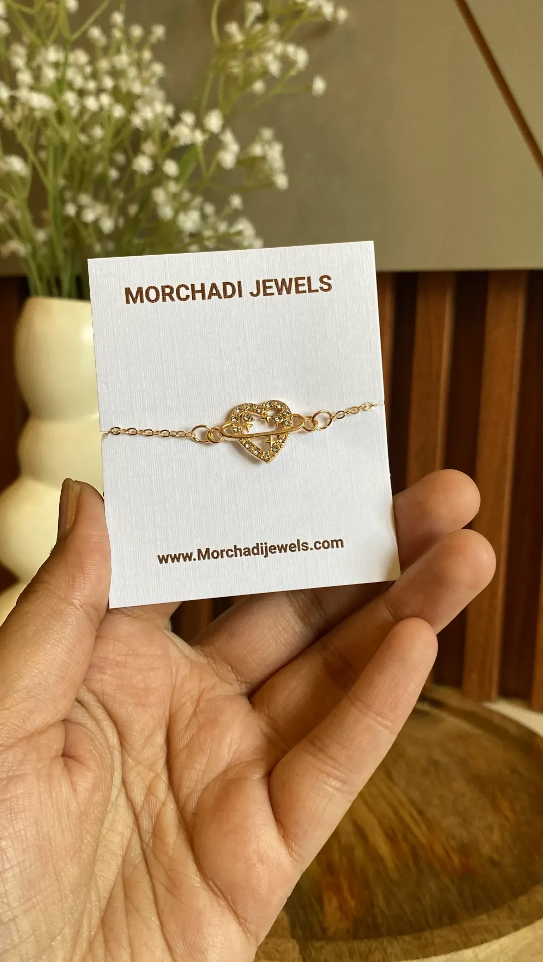 Elegant Heart Charm Gold Bracelet