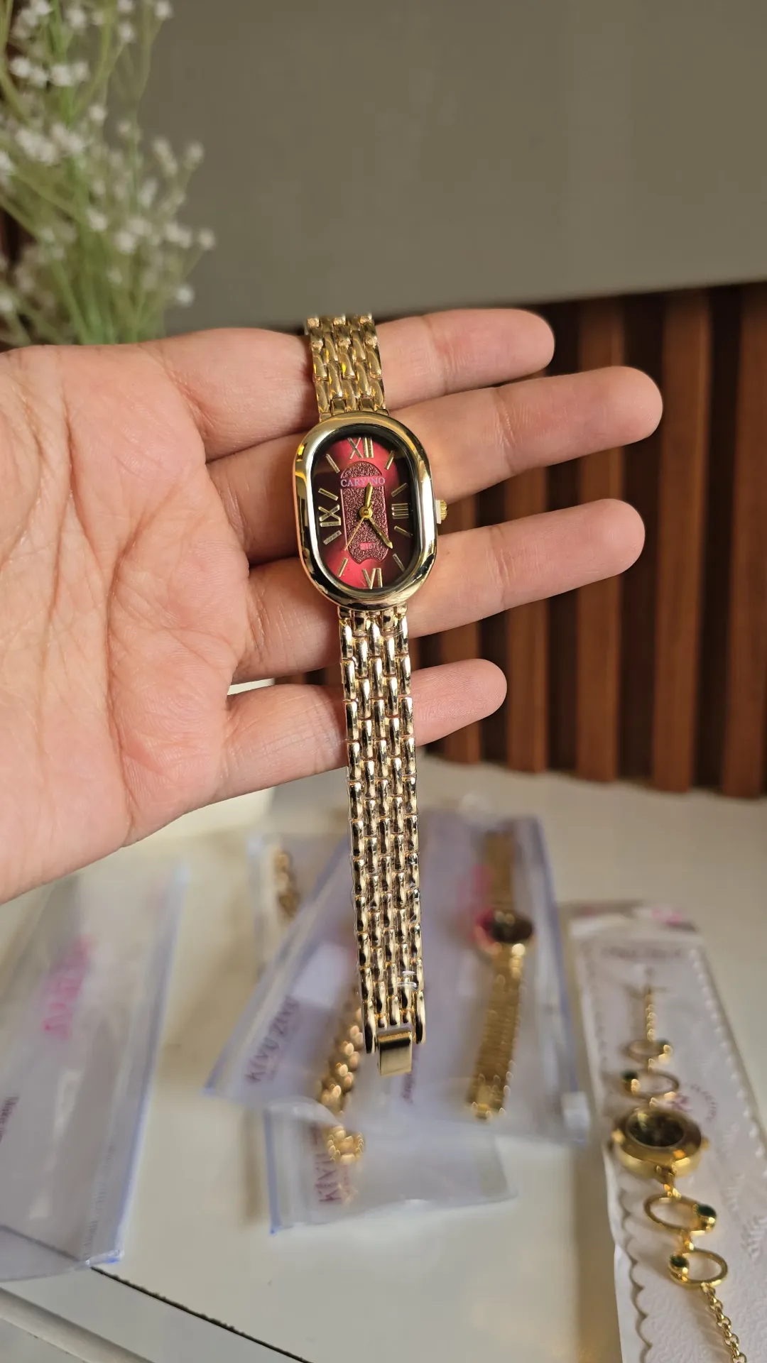 Vintage Anti-Tarnish Gold Red Dial Bracelet Watch for Women