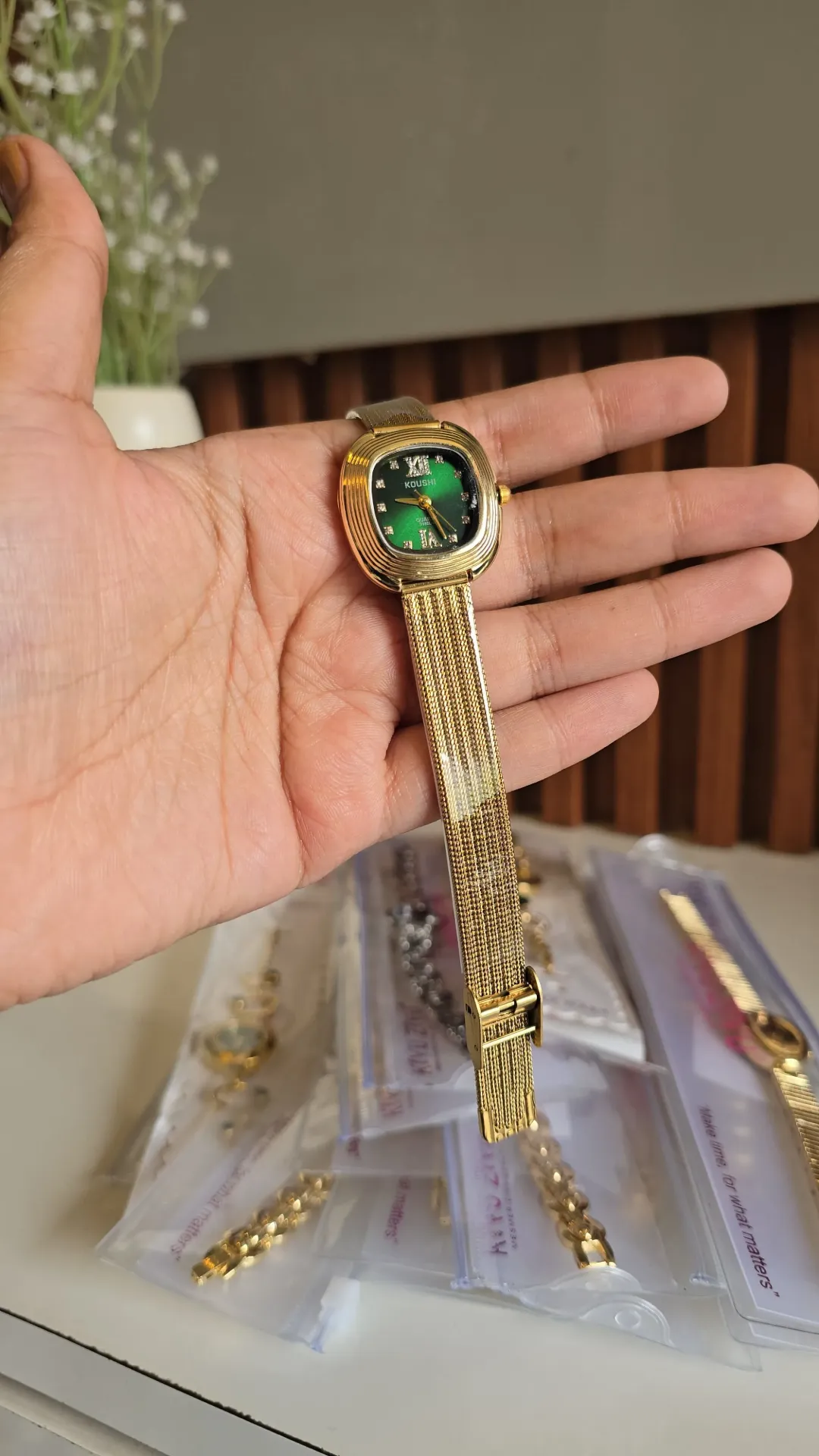 Vintage Gold Green Square Dial Mesh Bracelet Watch