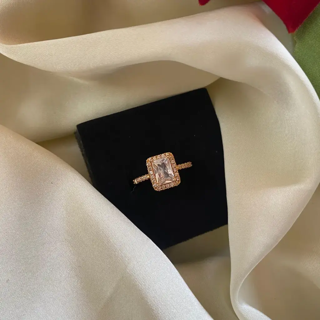 [MJ-198] DC Jewelry emerald cut adjustable ring