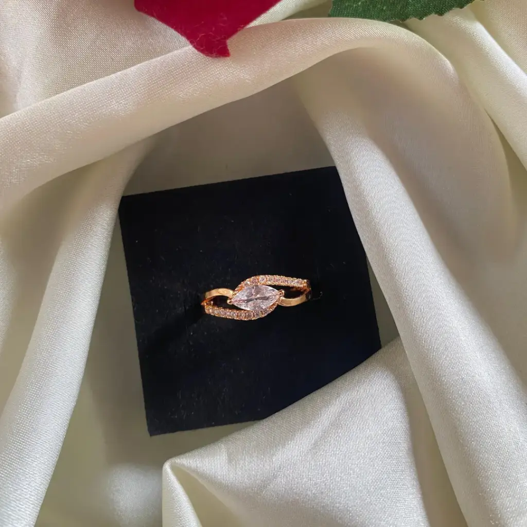 [MJ-393] Leaf Marquise CZ Stone Gold-Plated Ring