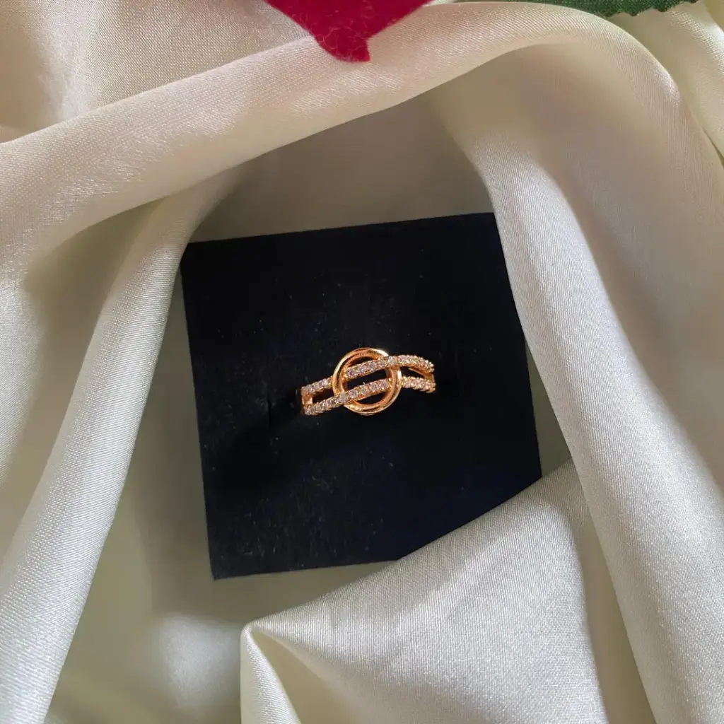 Interlocked Circle Knot Ring