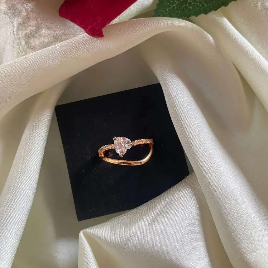 [MJ-337] Heart Solitaire CZ Gold-Plated Ring
