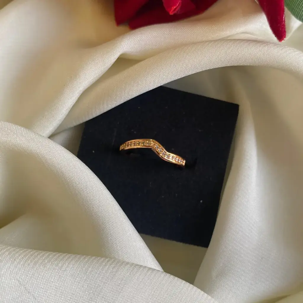 Rose Gold V-Shaped Adjustable Ring