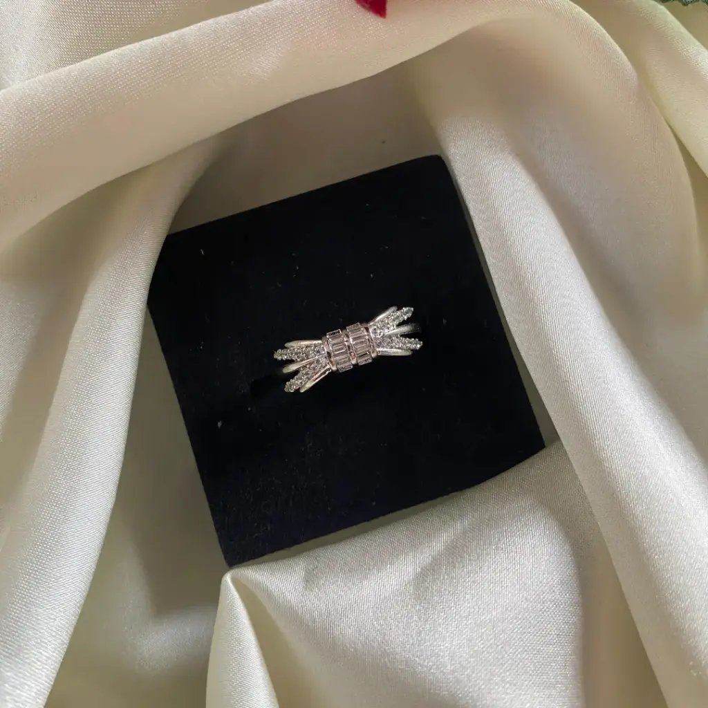 [MJ-131] Bow Knot Designer CZ Silver-Plated Ring